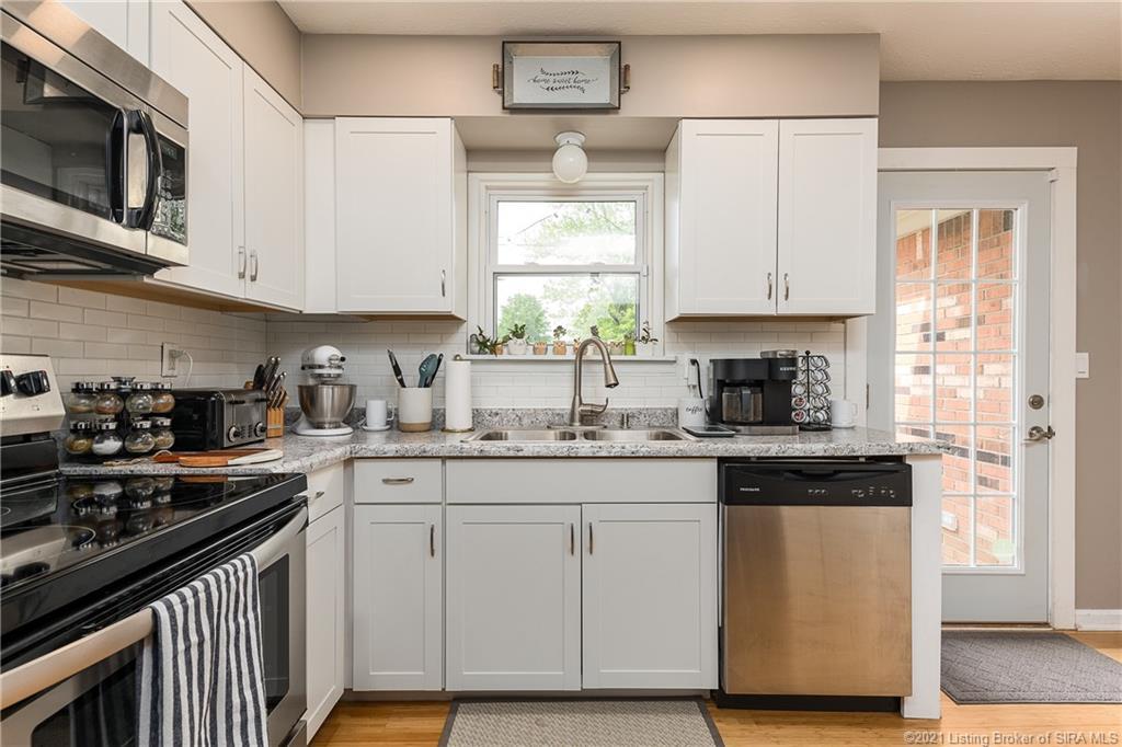 Ingram Ave, New Albany, IN 47150 #1