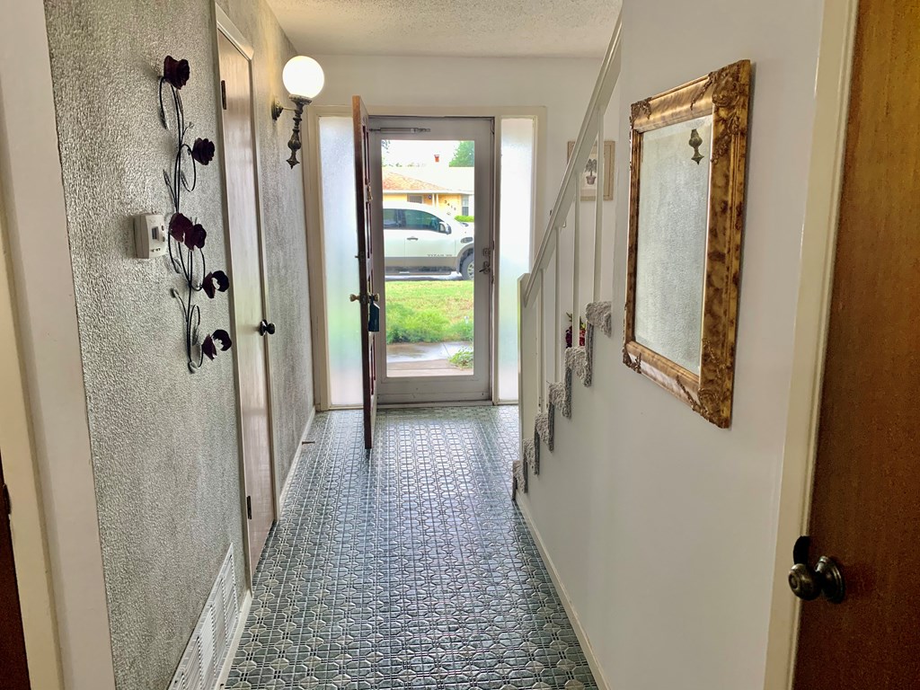 Sunset Dr, San Angelo, TX 76904