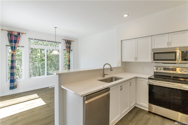 Cougar Mountain Way, Bellevue, WA 98006
