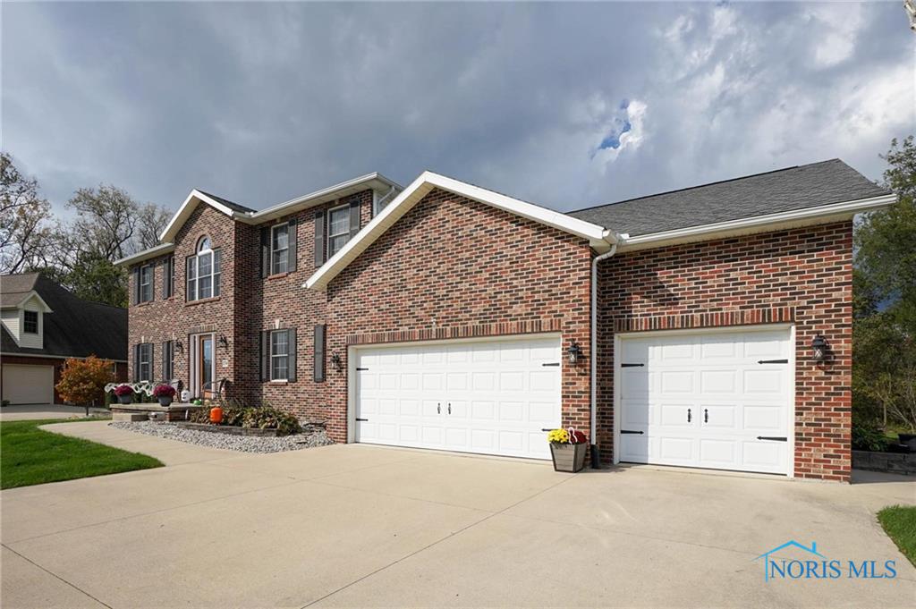 Deer Trail Ct, Findlay, OH 45840 #1