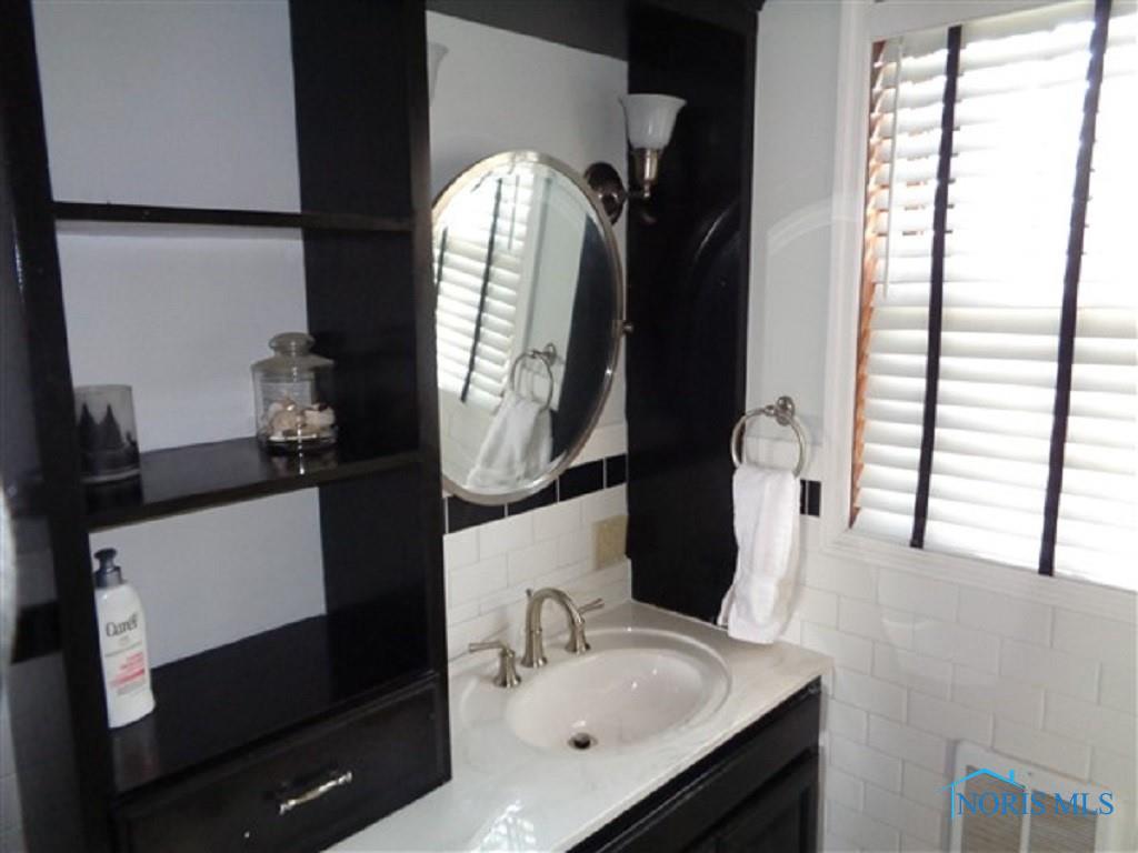 Shady Ln, Ottawa, OH 45875