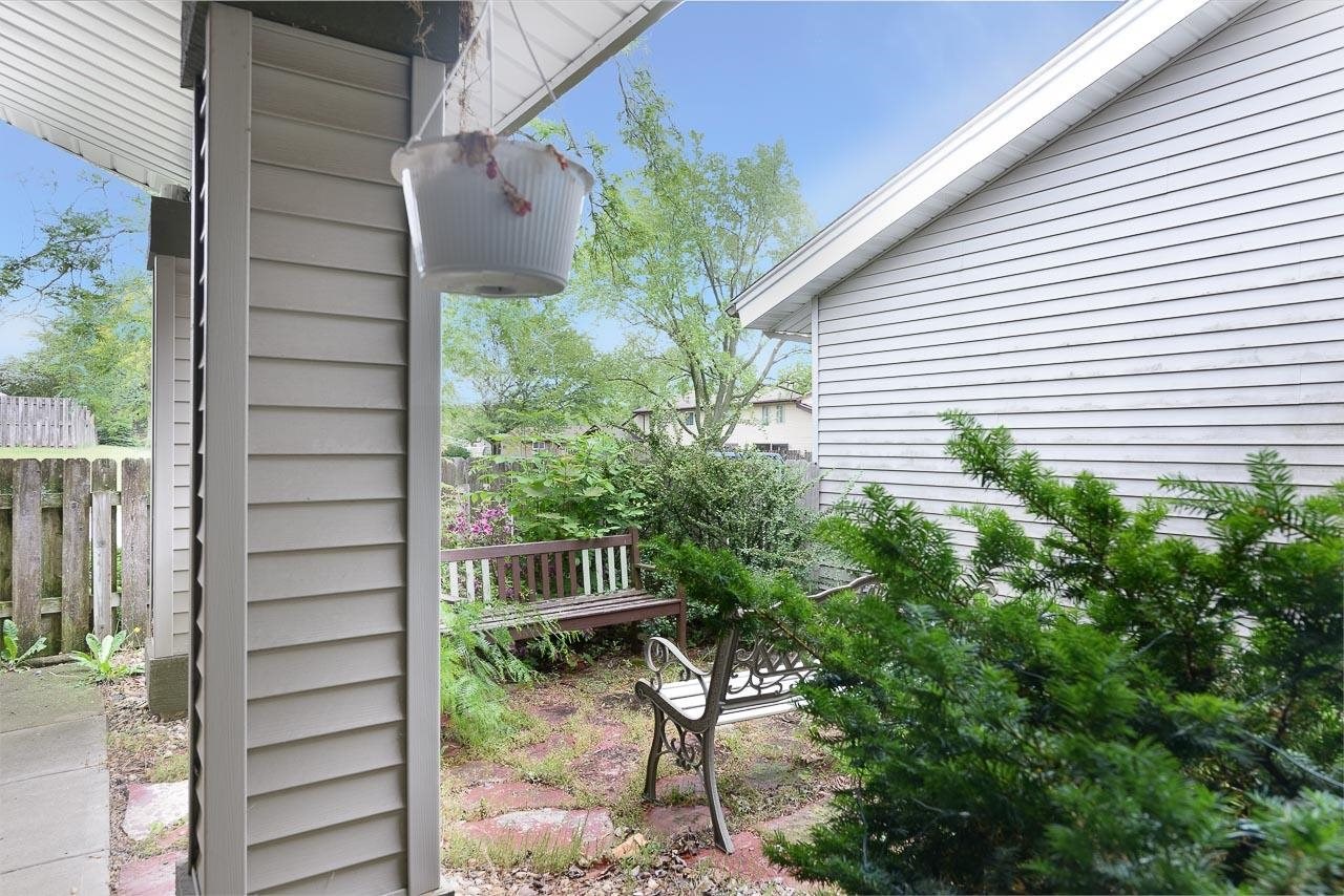 Kintyre Dr, South Bend, IN 46614