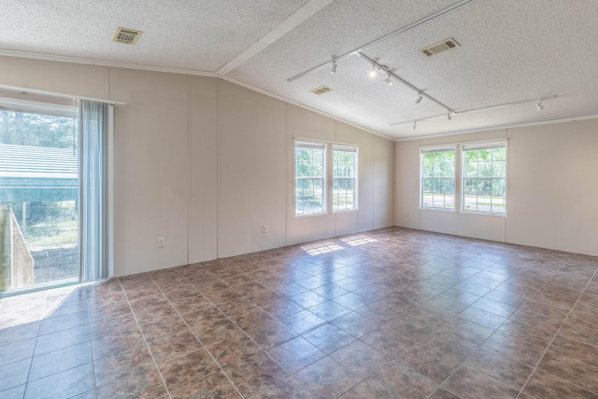 Majestic Blvd, Defuniak Springs, FL 32433 #1