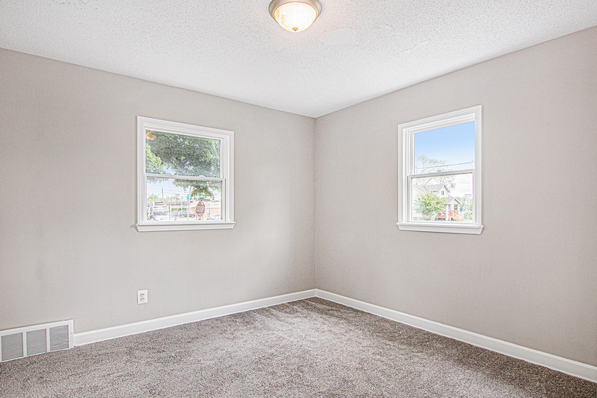 Muir Ave, Hazel Park, MI 48030