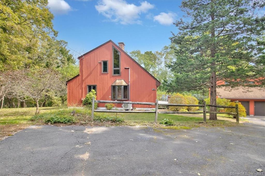 High St, Coventry, CT 06238