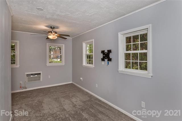 Riford Rd, Hendersonville, NC 28792