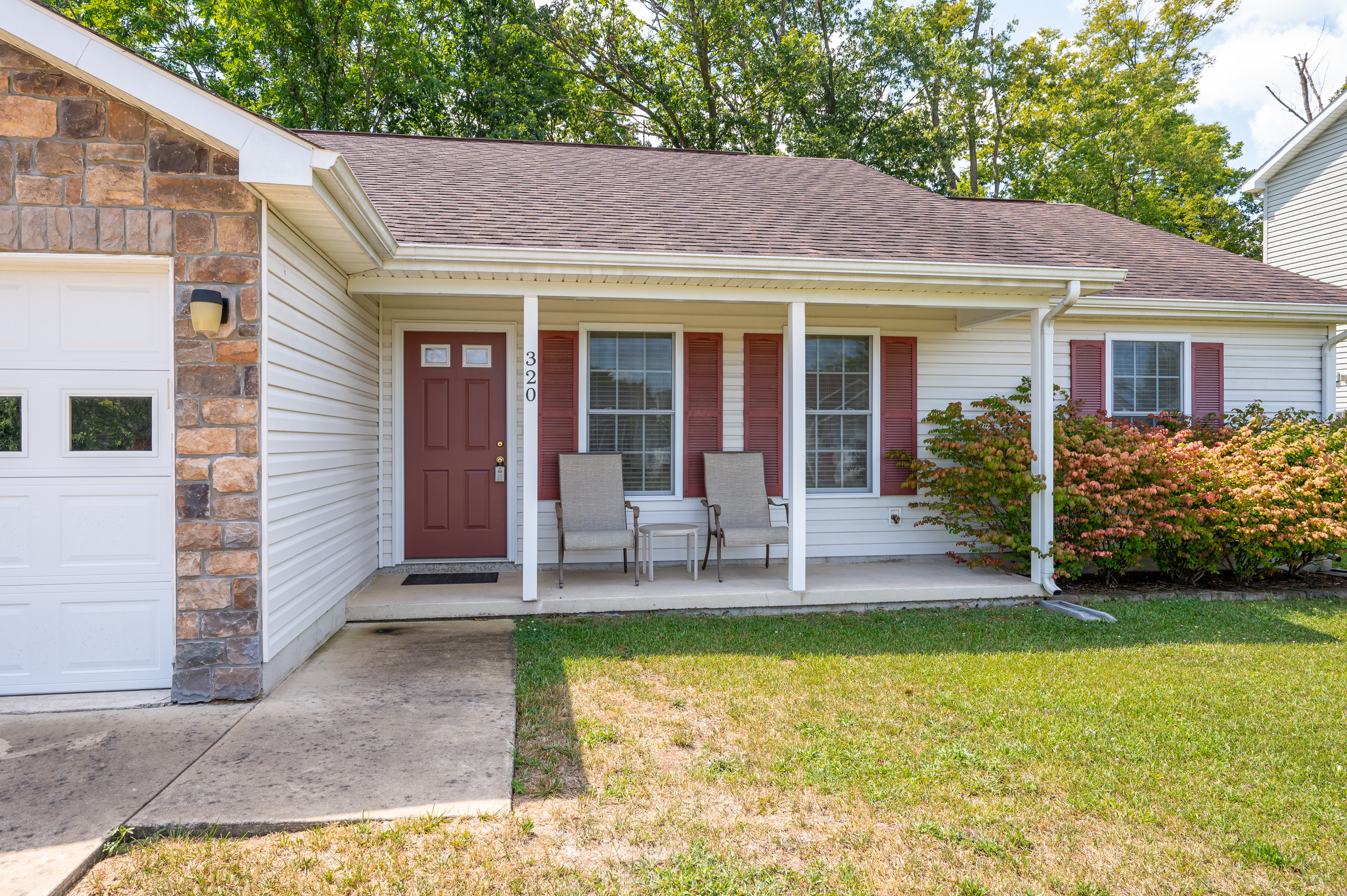 Close Dr, Martinsburg, WV 25404