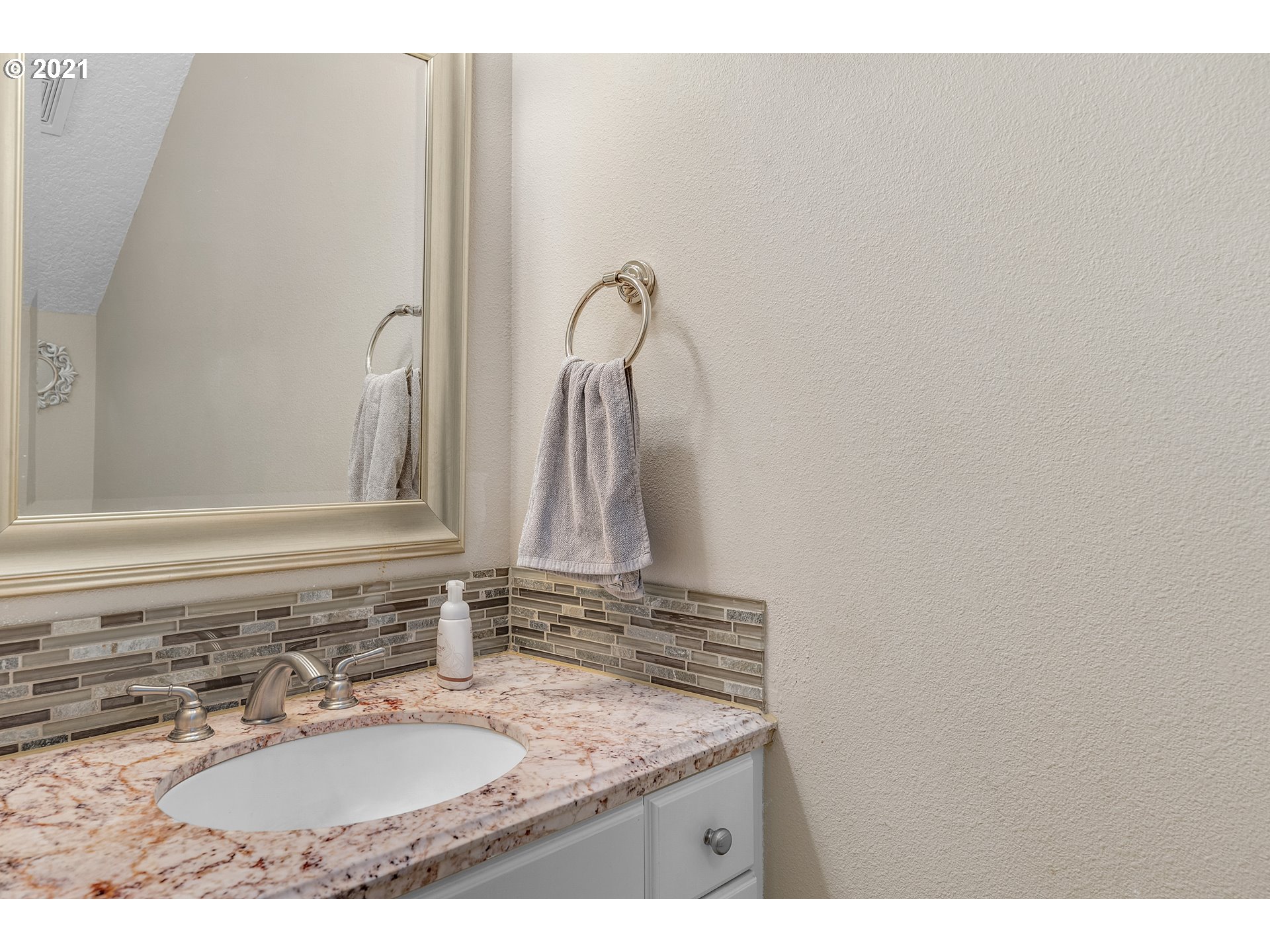 Wright Ave, Troutdale, OR 97060