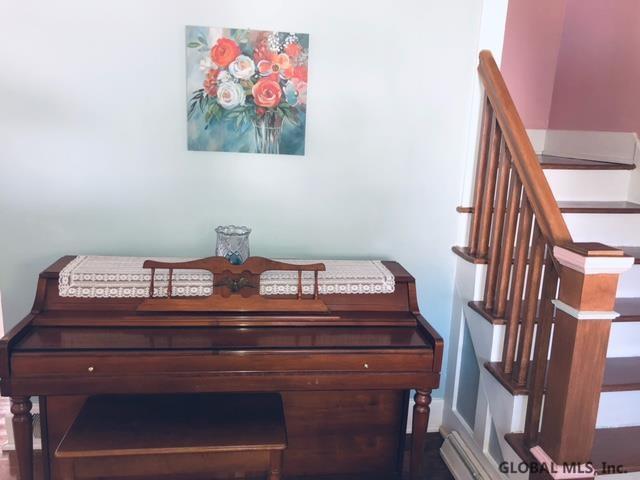 Woodward Ave, Gloversville, NY 12078