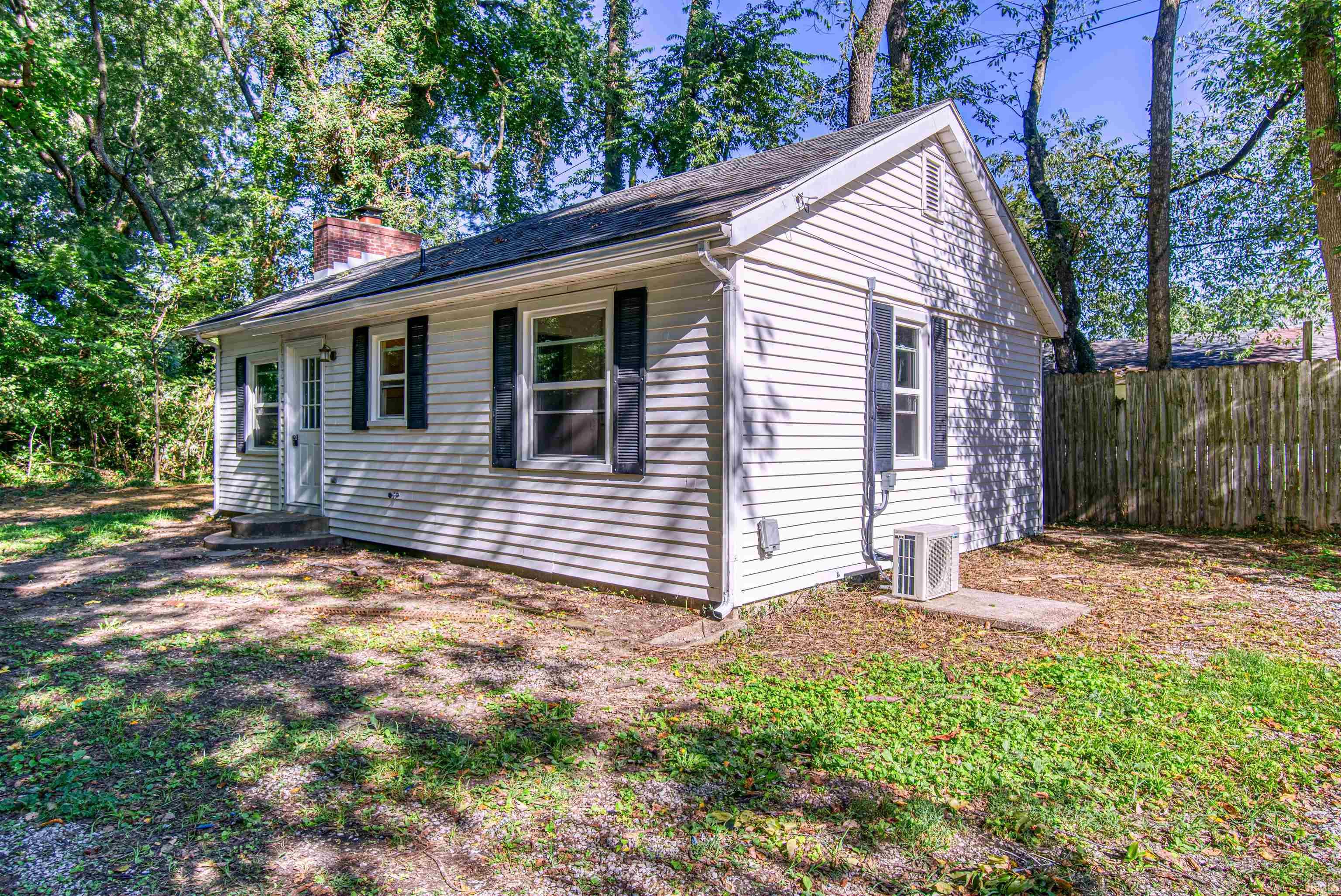 Rotherwood Ave, Evansville, IN 47714