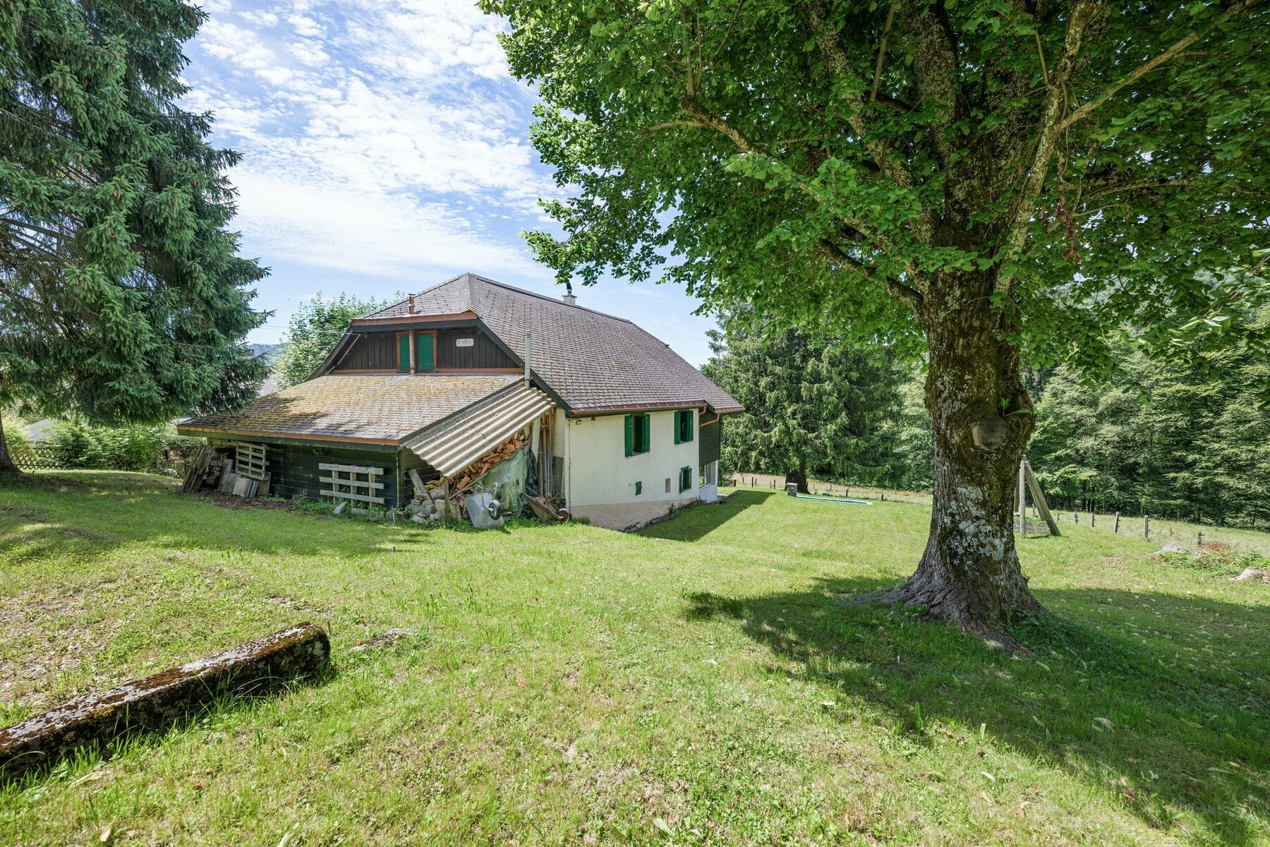 Chalet / Gîte with dormitories close to the Pléiades slopes