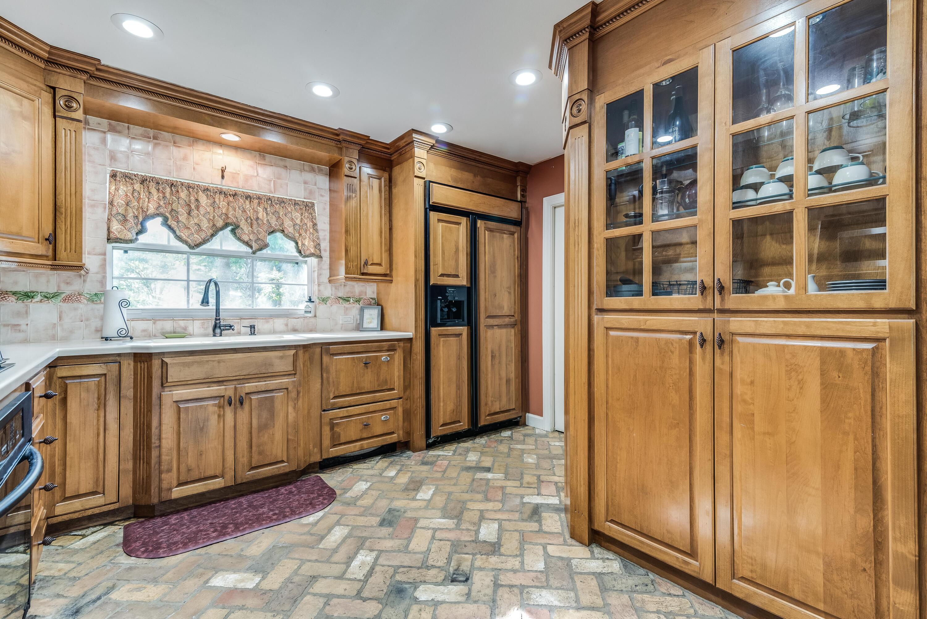 Laurie Dr, Fort Walton Beach, FL 32548