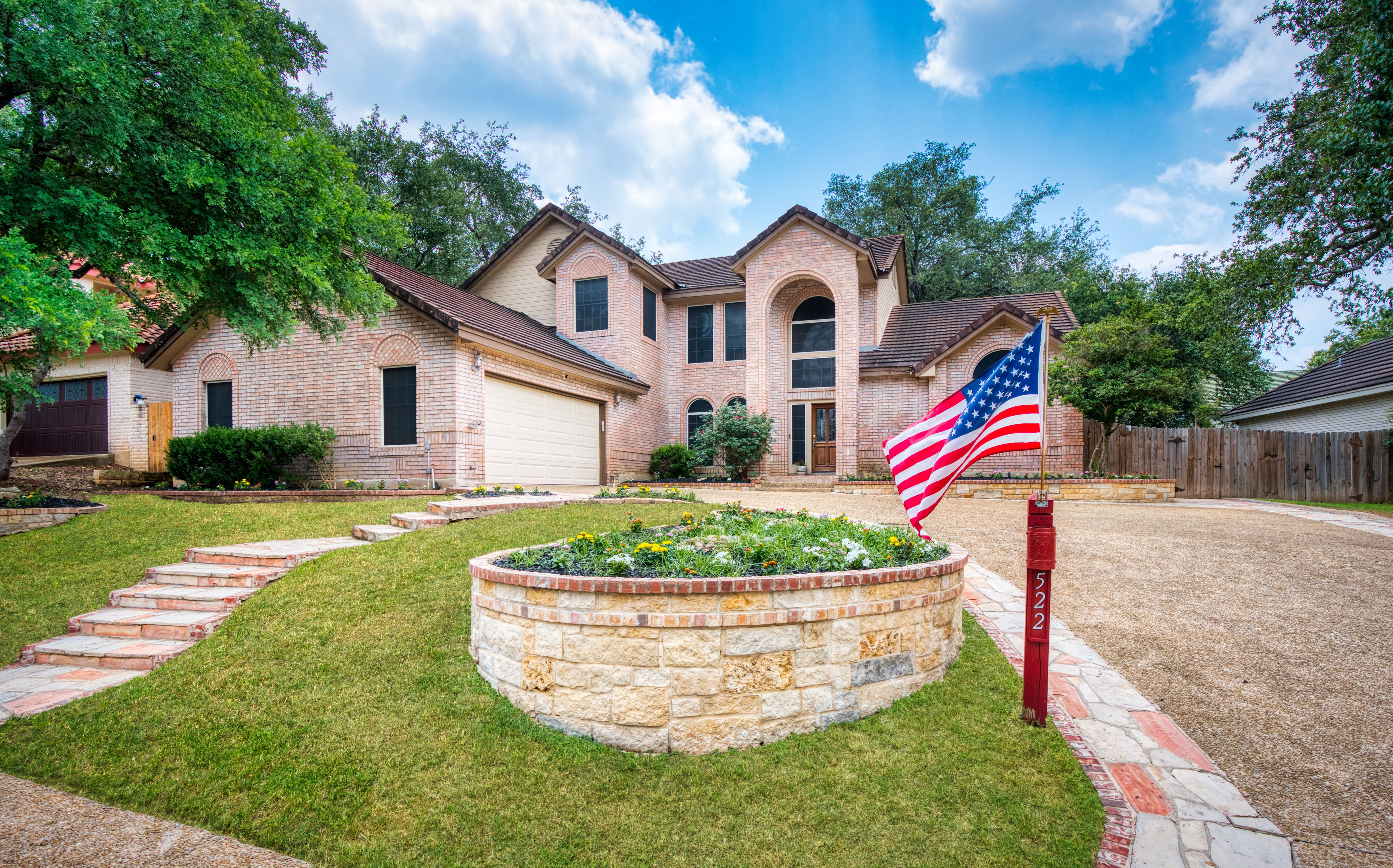 Fantastic Location with Pool