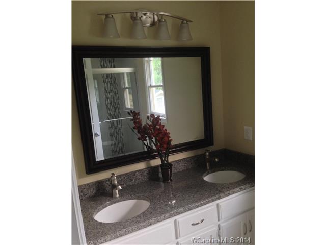 Hornwood Ct, Charlotte, NC 28215