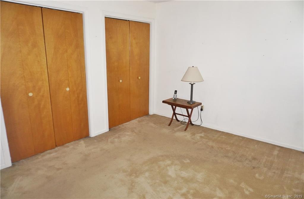Knollwood Rd, Manchester, CT 06042