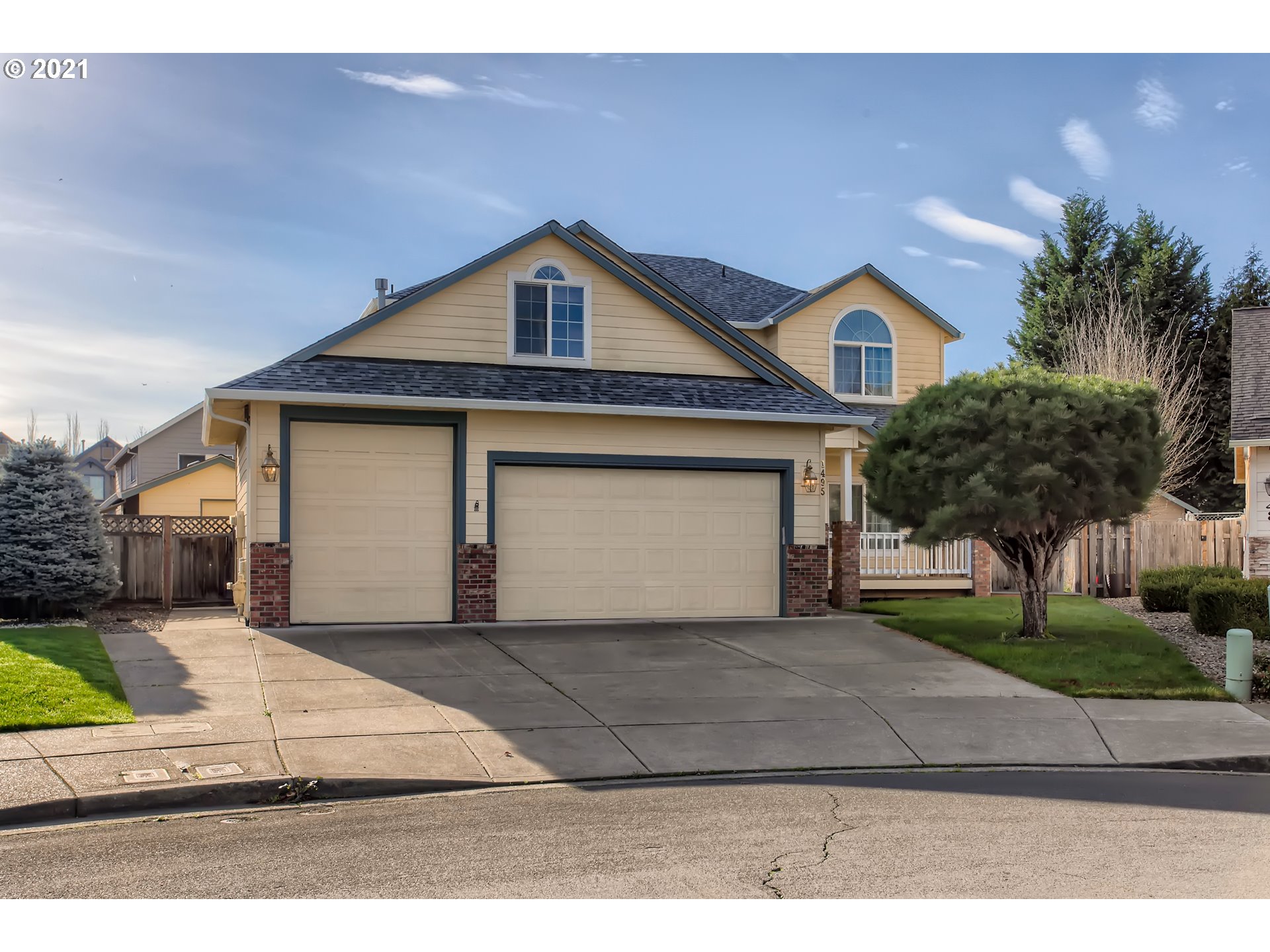Zachary St, Hillsboro, OR 97124
