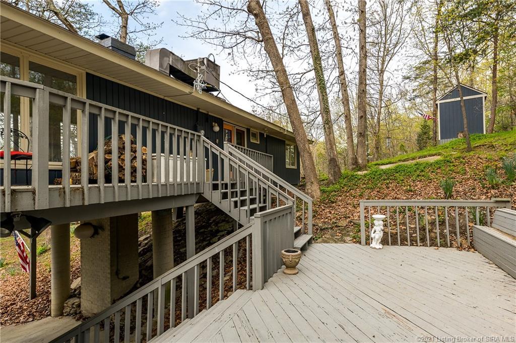 Fawcett Hill Rd, New Albany, IN 47150