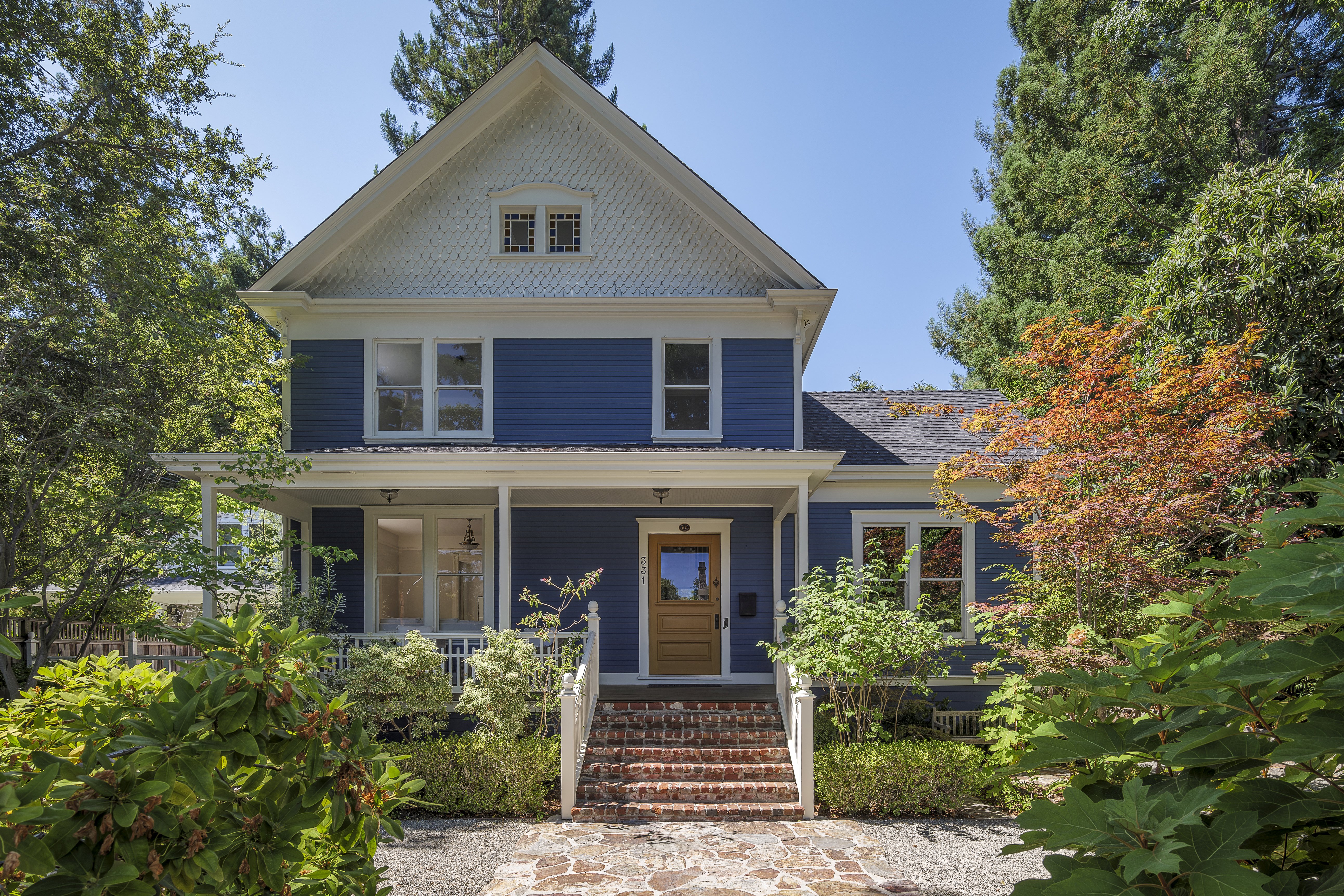 Beautifully Restored Professorville Victorian with Cottage