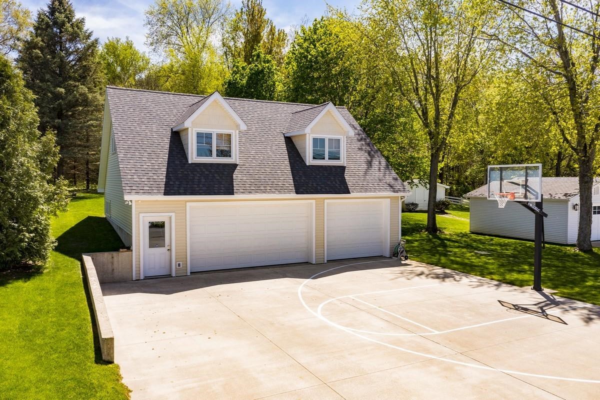 South Lake Gage Dr, Angola, IN 46703