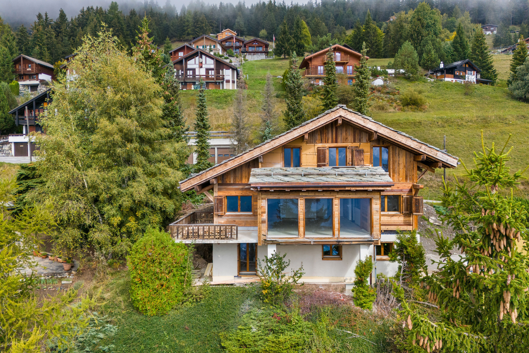 Fully renovated chalet with panoramic view