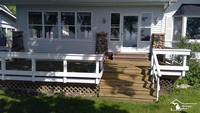 Lakeshore Dr, Monroe, MI 48162