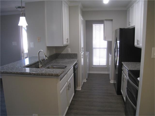 Mill Point Dr, Houston, TX 77059
