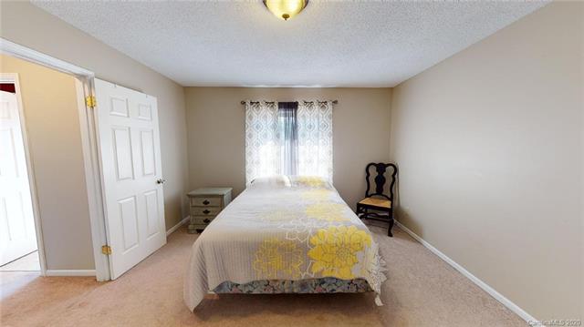 Apple Blossom Ln, Hendersonville, NC 28792