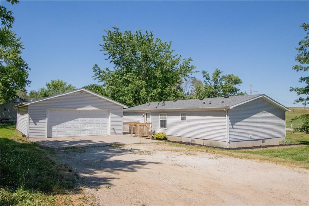 East Ave, Lacona, IA 50139 #1
