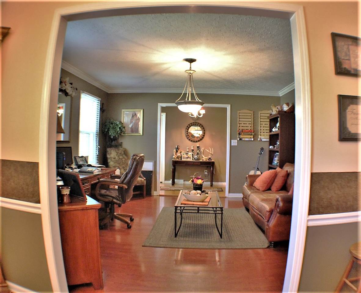 Bow Dr, Bowling Green, KY 42104