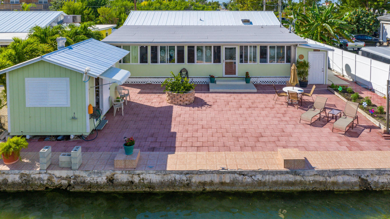 Lake Dr, Summerland Key, FL 33042