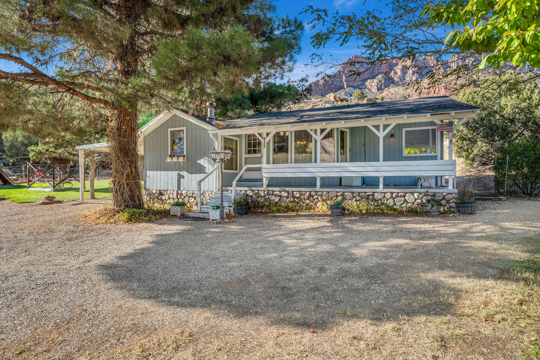 Adorable Country Cottage In Springdale