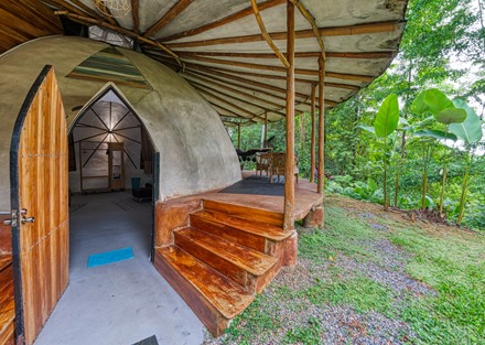 Exceptional Retreat Center on 62 Acre in Tinamastes