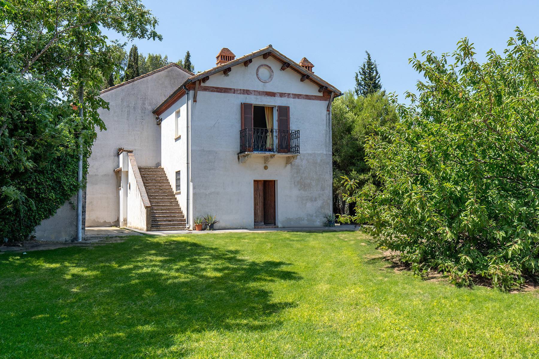 Traditional bedroom farmhouse with exceptional views