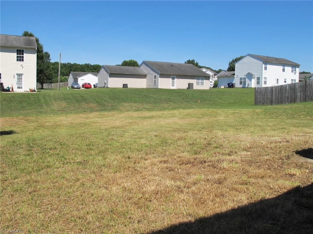 Bedford Knoll Dr, Winston Salem, NC 27107
