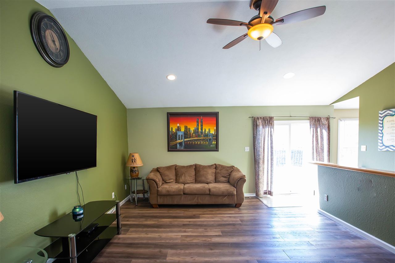 Bald Eagle Dr, Manhattan, KS 66502