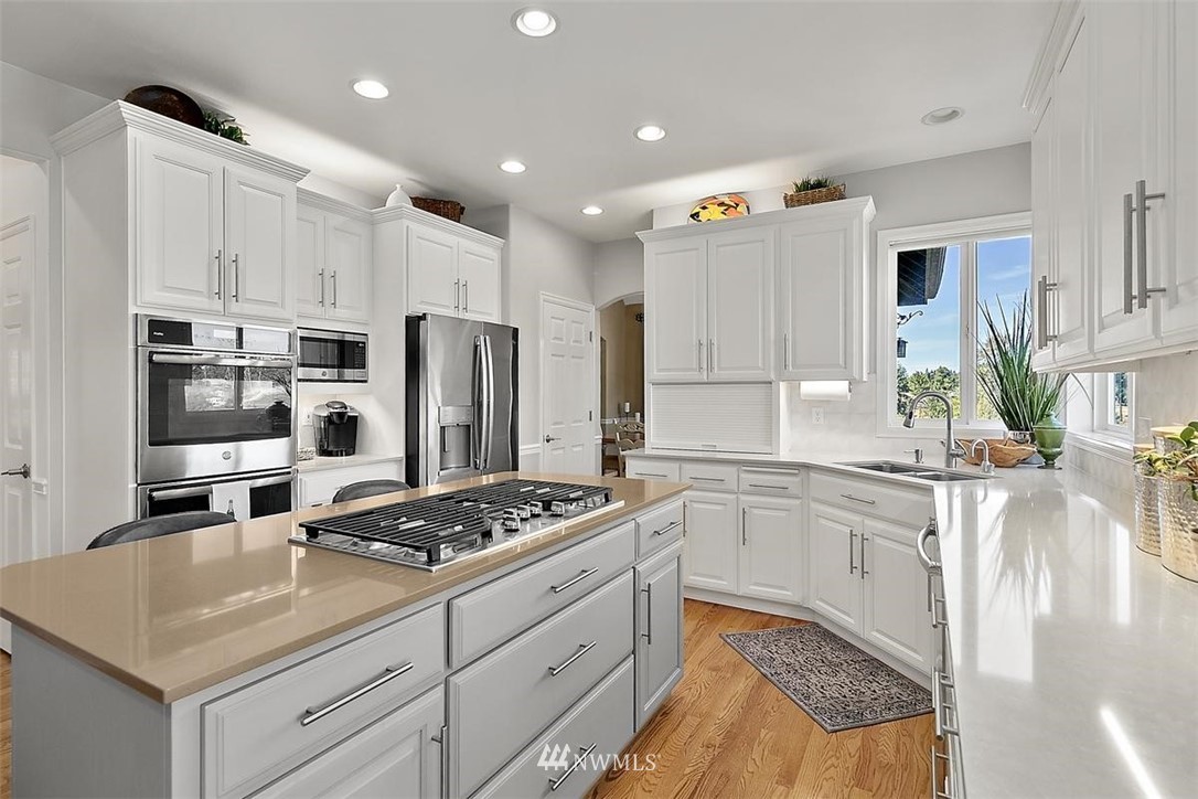 33rd Street Ct, Lake Tapps, WA 98391