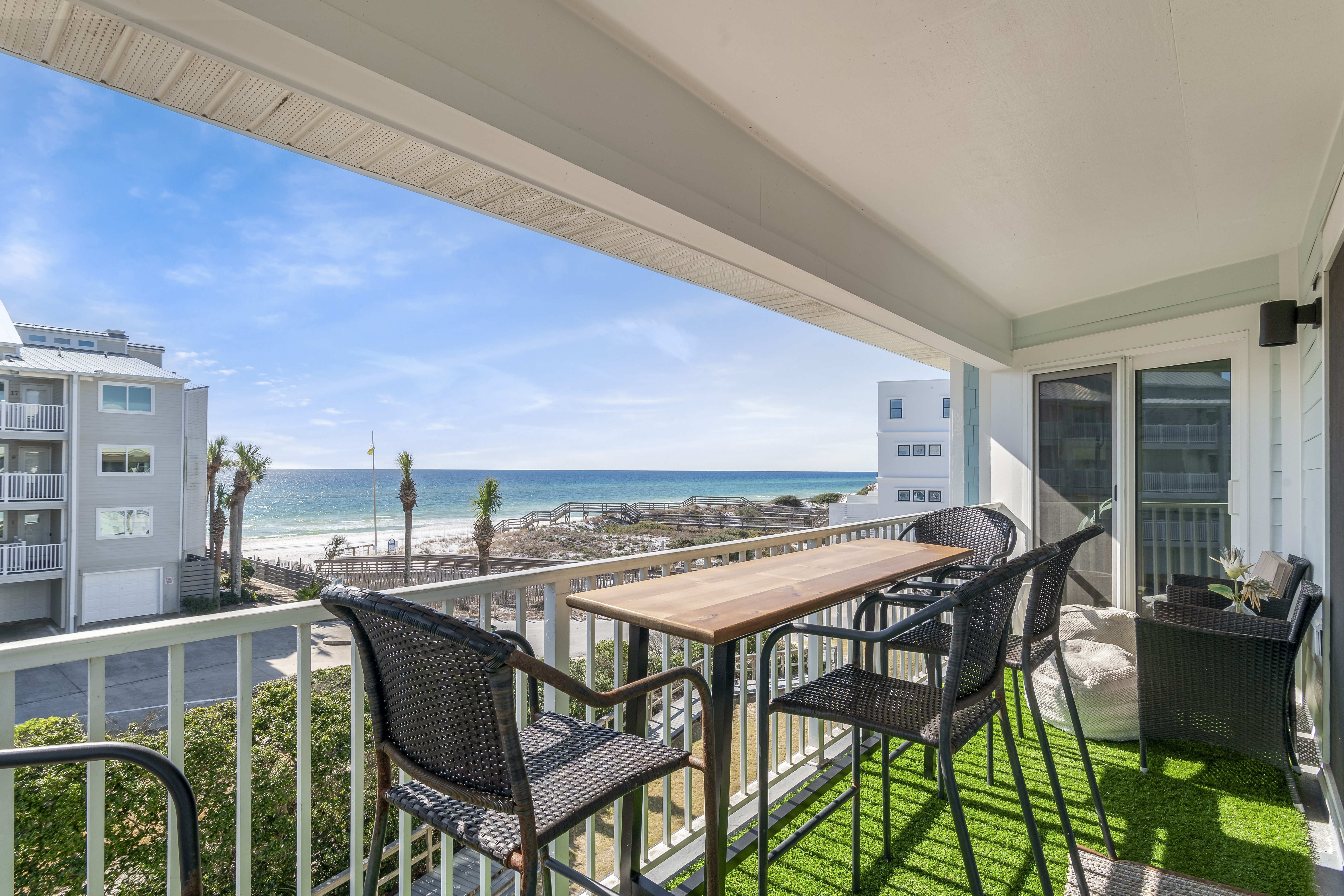 Gulf-View Condo With Designer Décor And High-End Furnishings