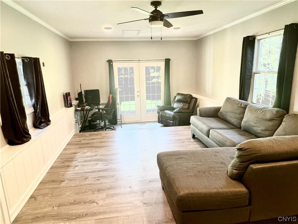 Saint John Dr, Syracuse, NY 13215