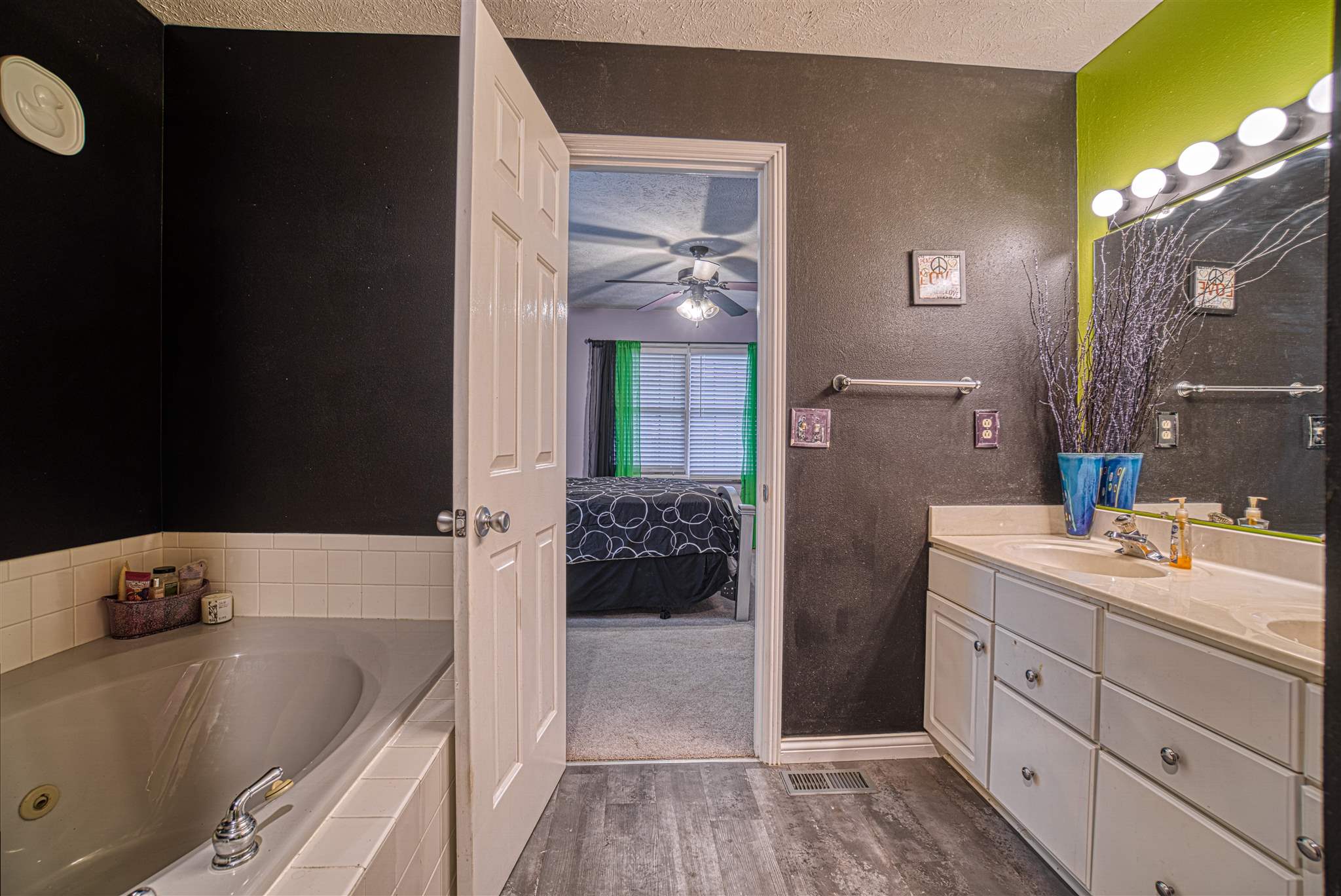 Willow Brook Ct, Newburgh, IN 47630
