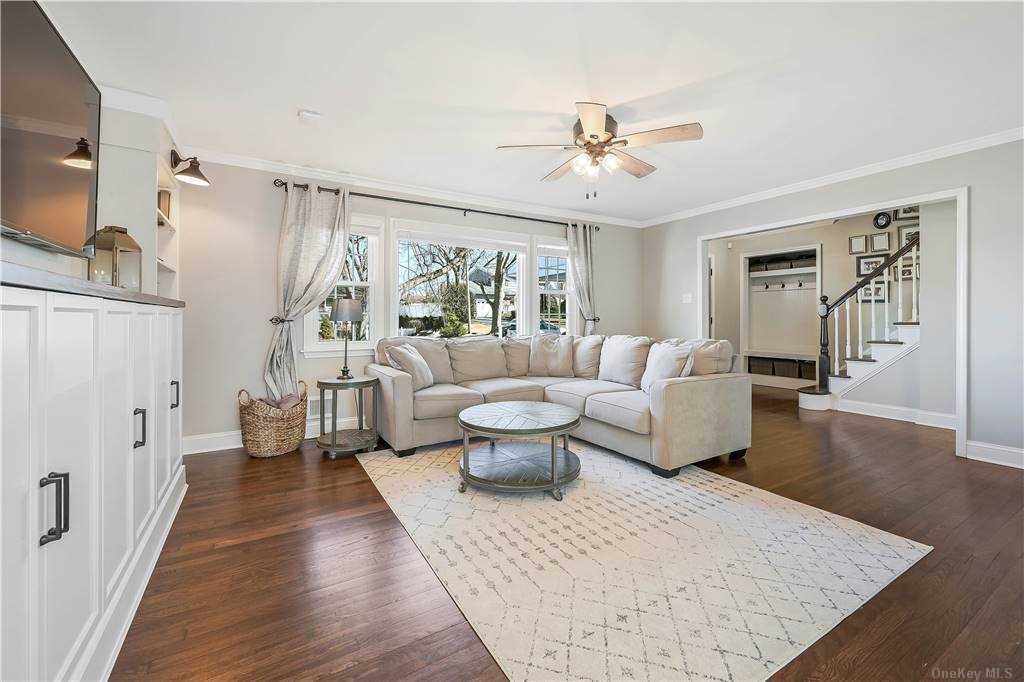 Arbor Ln, Hauppauge, NY 11788 #1