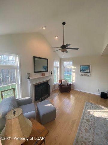 Manor Dr, Mountain Top, PA 18707 #1