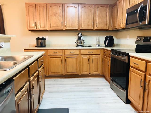 Blue Moss Dr, Dallas, NC 28034