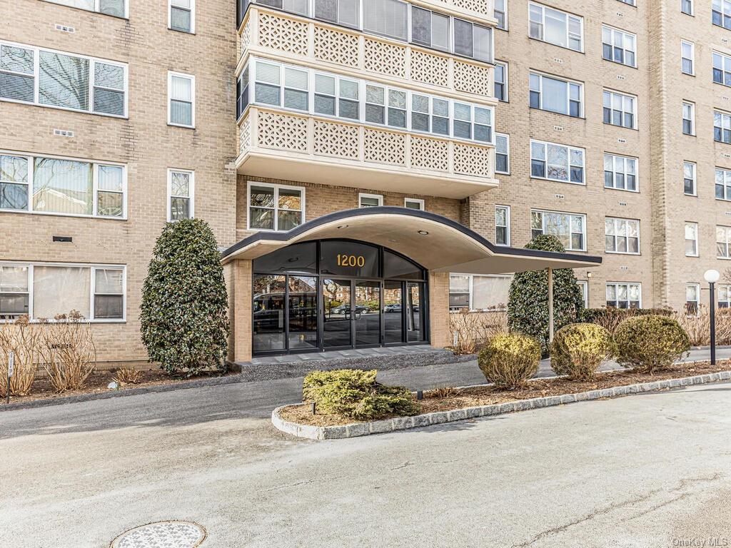 Homes for sale in Bronxville | View 1200 Midland Avenue Unit# 10c | 2 Beds, 2 Baths