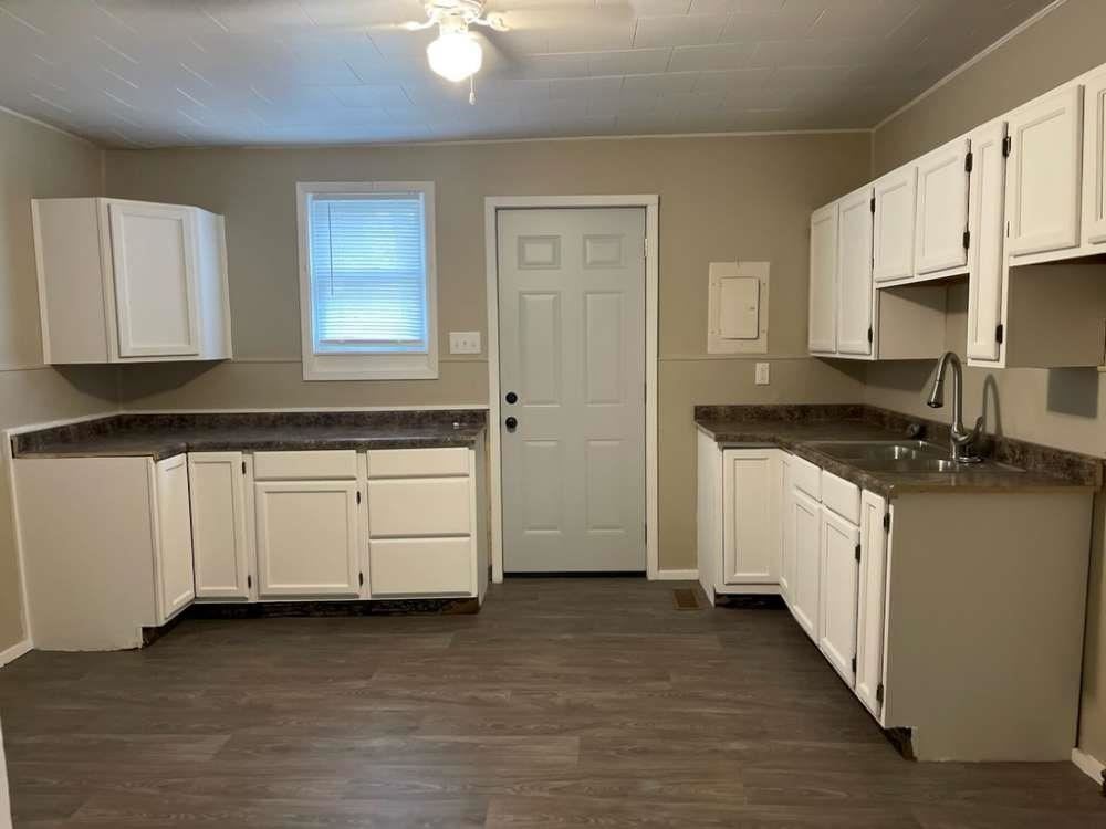 16th St, Richmond, IN 47374