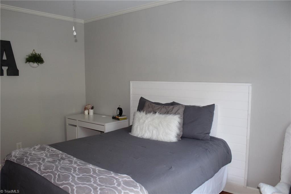Peachtree St, Lexington, NC 27292
