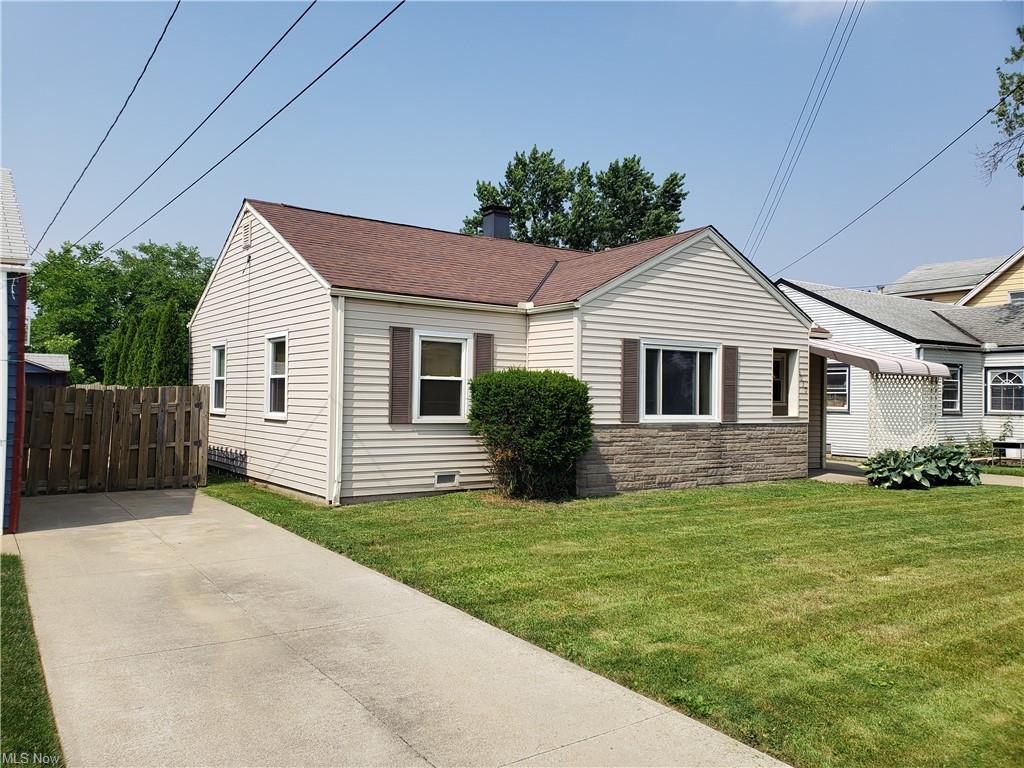 Delora Ave, Brooklyn, OH 44144