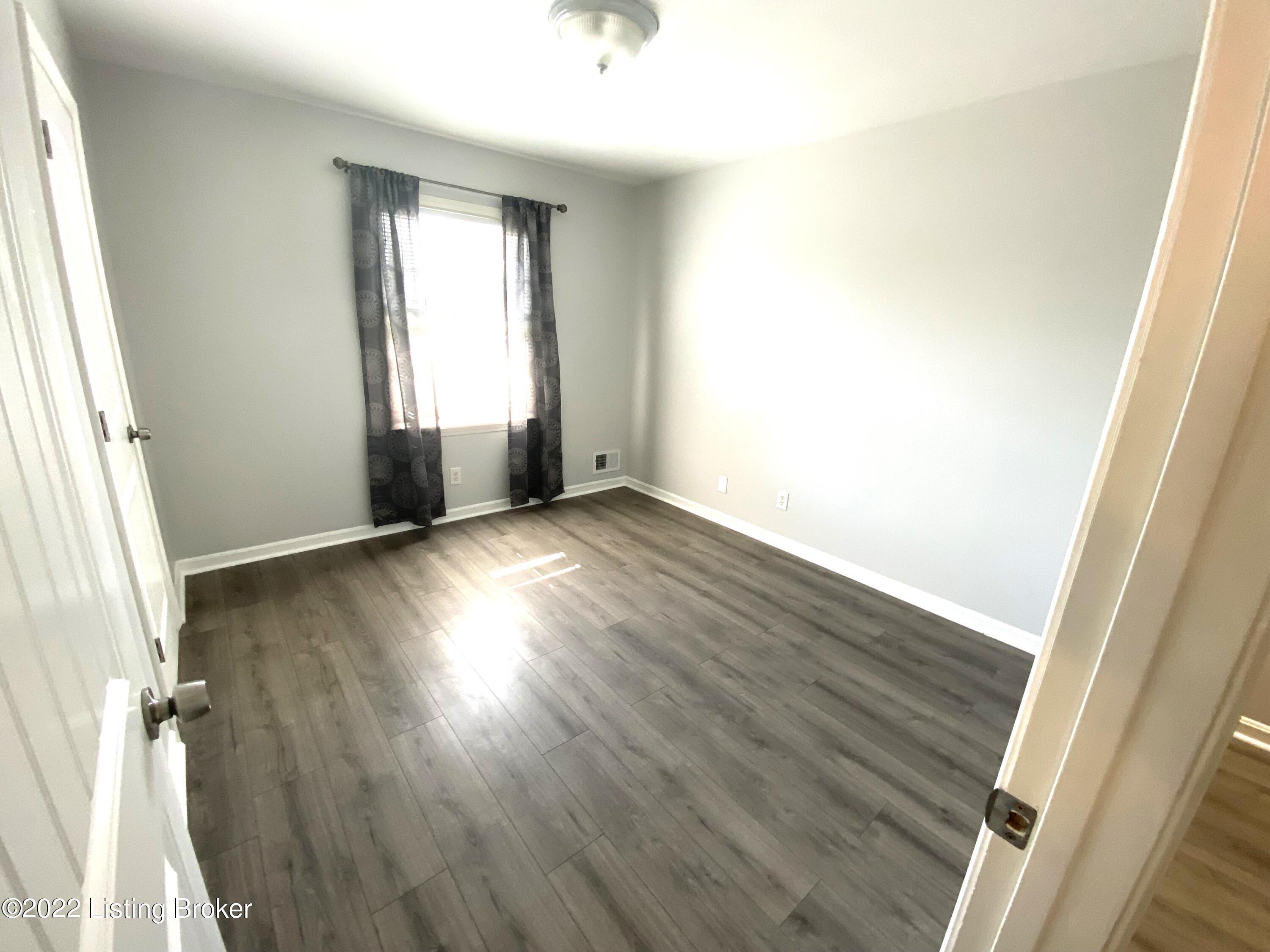Goldsmith Ln, Louisville, KY 40218