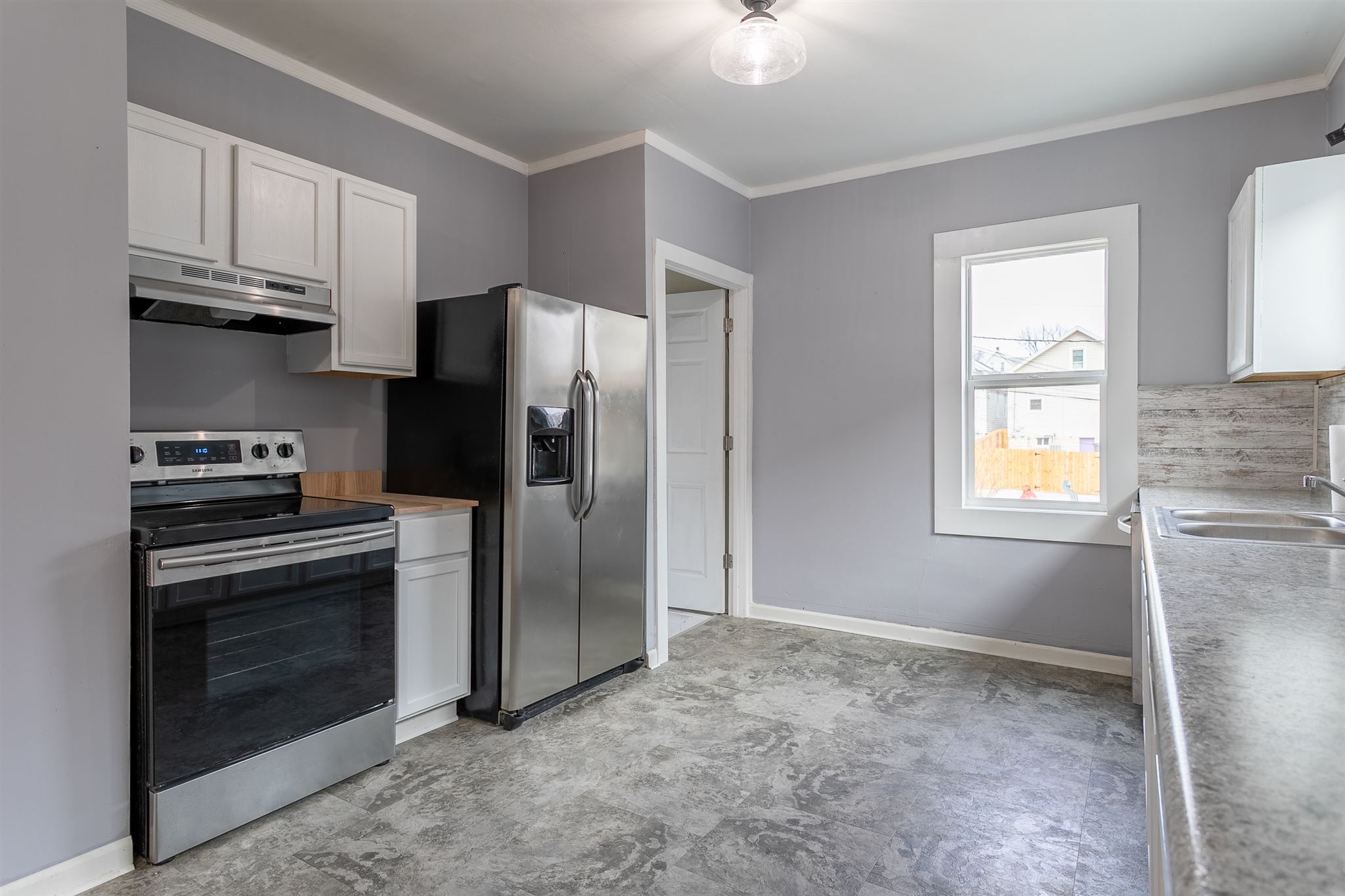Edgewood Dr, Evansville, IN 47712