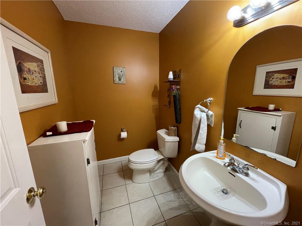 Kingswood Dr, Naugatuck, CT 06770 #1