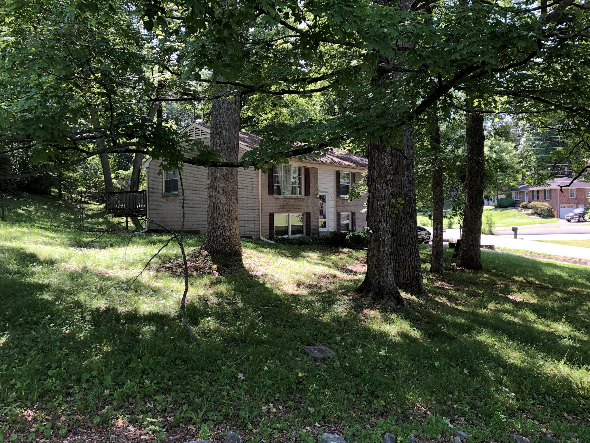 Robin Hood Dr, Clarksville, TN 37042